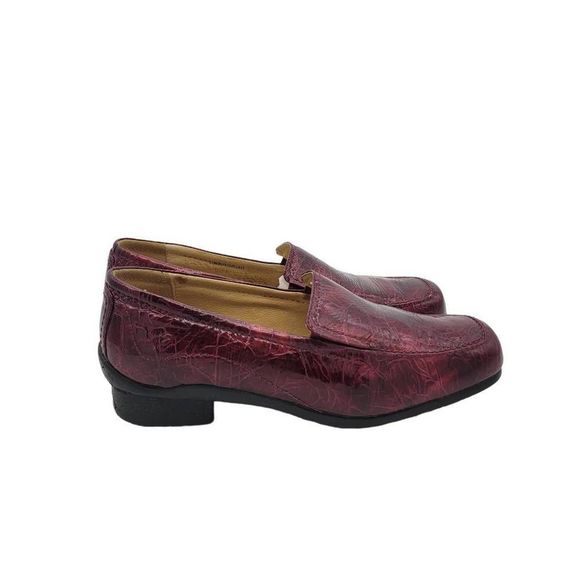 Aravon Kiley Leather Loafers - Picture 4 of 13